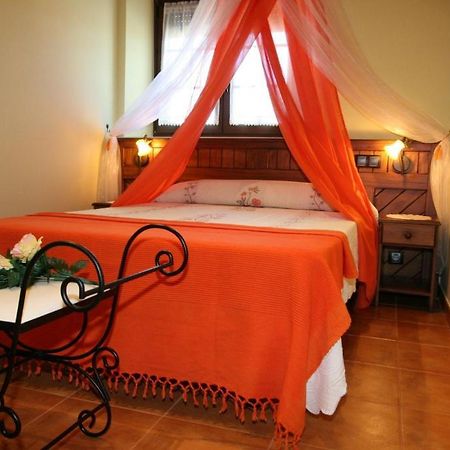 Apartamentos Toraya Hoz de Anero Rum bild