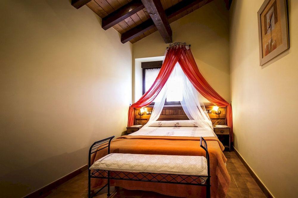 Apartamentos Toraya Hoz de Anero Exteriör bild