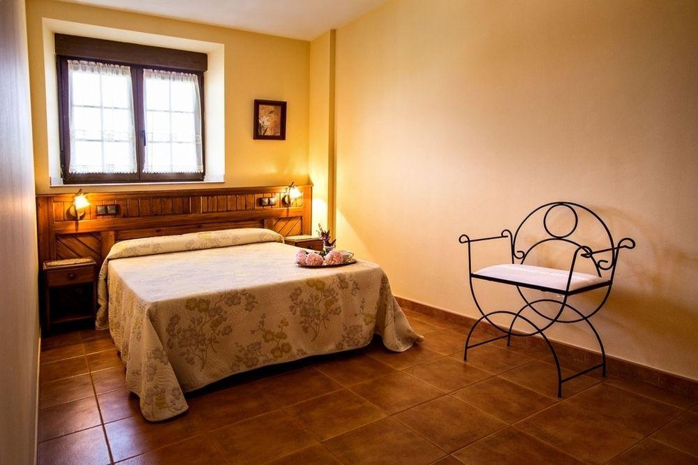 Apartamentos Toraya Hoz de Anero Exteriör bild
